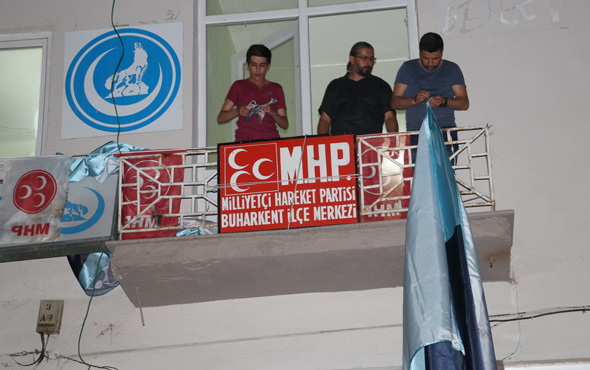 MHP Aydın'da olaylı istifa arbede çıktı