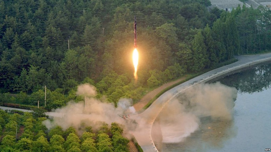 Kuzey Kore'den dünyayı ürküten görüntü! Füze ateşlendi