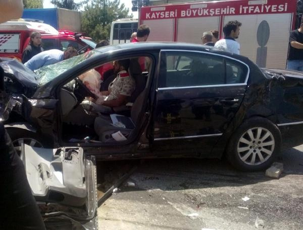 Kayseri'de trafik kazası 3 yaralı...