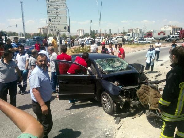 Kayseri'de trafik kazası 3 yaralı...