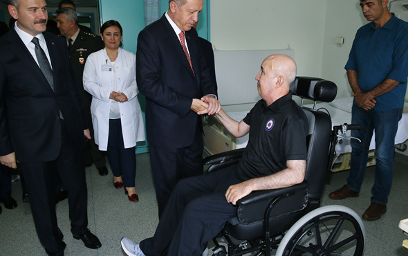 Erdoğan 15 Temmuz gazilerini hastanede ziyaret etti