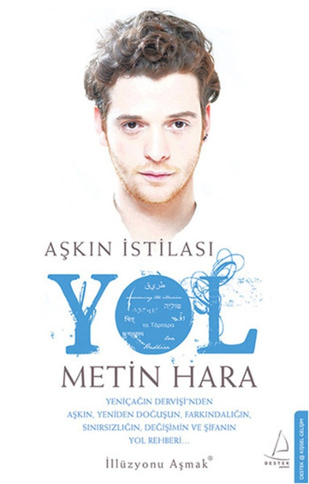 Adriana Lima'nın elinde Türk yazarın kitabı!