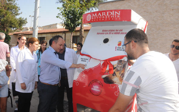 Mardin'de sokak hayvanlarına özel otomat