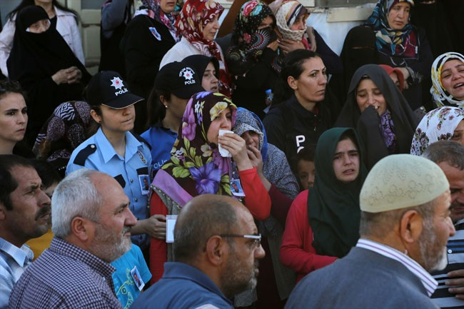 Terör saldırısına uğrayanlar toprağa verildi