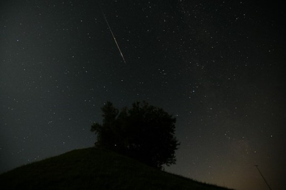 Perseid yağmuru nedir ne zaman olacak yıldızlar yere iniyor!