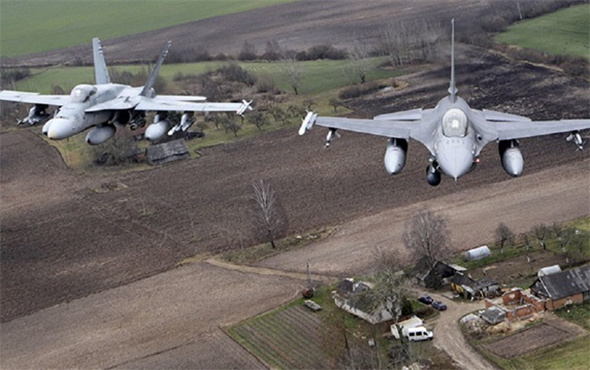 Tehlikeli gerginlik: NATO jetleri, Rus uçaklarını durdurdu!