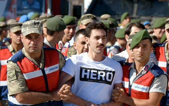 'Hero' tişörtü nedeniyle 5 görevli açığa alındı