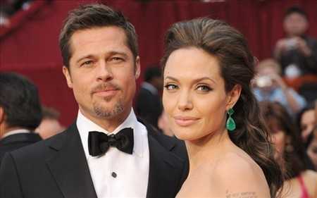 Brad Pitt boşanmamak için direniyor