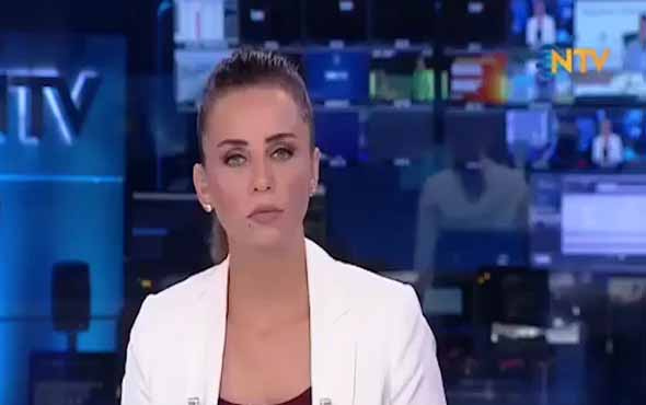 Boğazı gıcık tutan NTV spikeri yayında zor anlar yaşadı