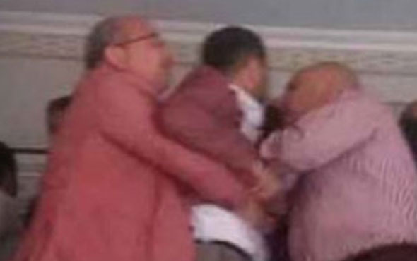 CHP'li Ekrem İmamoğlu karakol basıp polislere saldırdı
