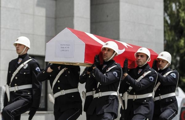 Emniyet müdürü kritik bilgiyi şehit polisin cenazesinde açıkladı