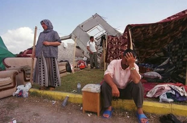 17 Ağustos depremi 18.yılı Türkiye bu büyük acıyı unutmuyor