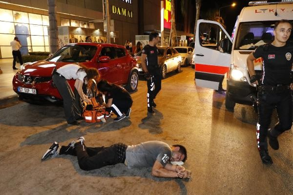 Antalya'da Rus turist polise kafa atınca komalık oldu