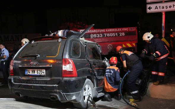 Ataşehir'de feci kaza 2 kişi hayatını kaybetti