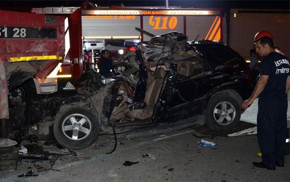Ataşehir'de feci kaza: 2 kişi hayatını kaybetti