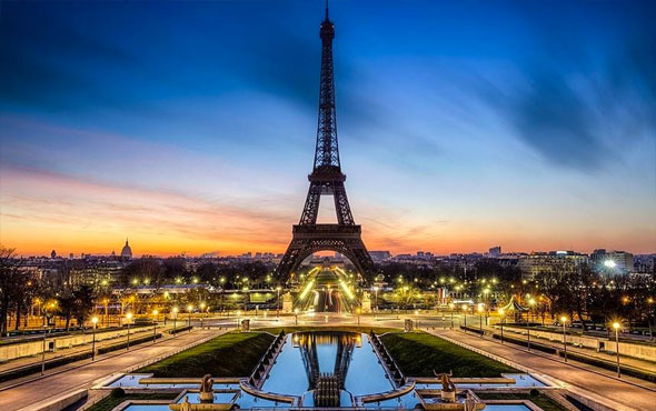 Paris son 10 yılın turizm rekorunu kırdı