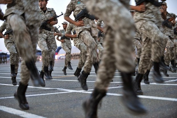 Suudi askerlerden hac öncesi gövde gösterisi