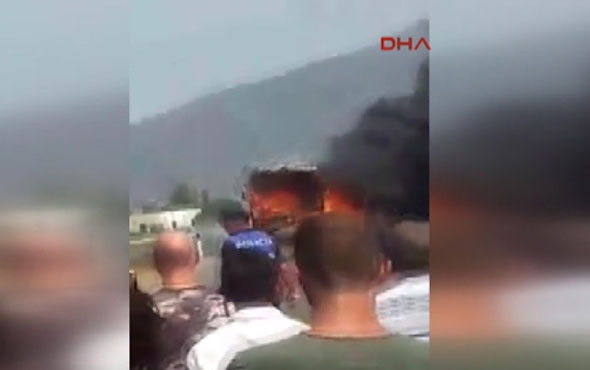  Kosova'da tatilcileri taşıyan otobüs tamamen yandı