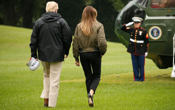 Melania Trump'ın 12 cm'lik topuklusu ülkeyi ayağa kaldırdı
