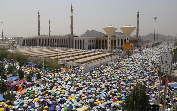 Hacı adayları Arafat Vakfesi'nde