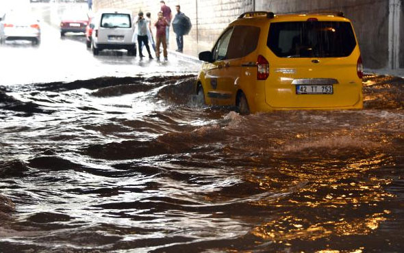 20 dakikada bu hale geldi Konya perişan halde