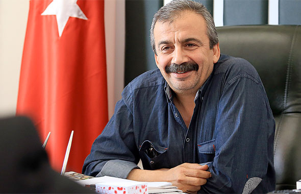 Sırrı Süreyya Önder sinemaya geri dönüyor