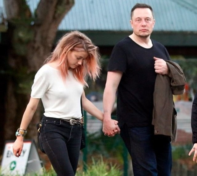 Elon Musk Amber Heard'ü terk etti!