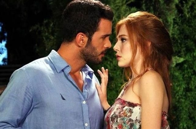 Barış Arduç için zor seçim! Fahriye mi Elçin mi? 