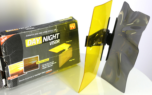 Day and Night Visor dolandırıcılığı paketi açan şaşıp kalıyor