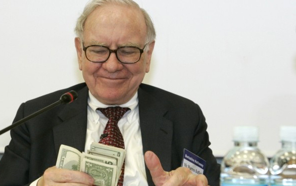 86 yaşında dünyanın en zengini parayı harcayacak yeri kalmadı!