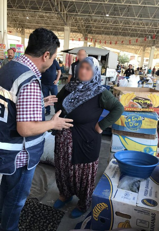 Pazarcı teyzenin başını bakın kim yakmış! İşin aslı ortaya çıktı