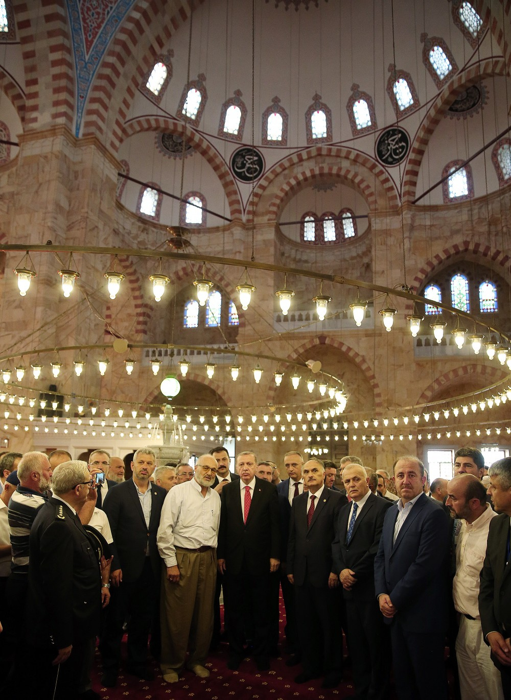 Erdoğan muhteşem caminin açılışına katıldı