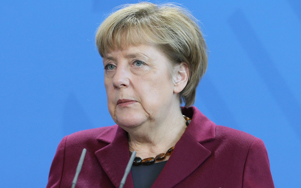Merkel'den Türkiye'ye "silah ambargosu" açıklaması