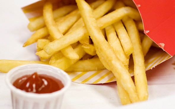 Ünlü fast food çalışanından patates kızartması itirafı