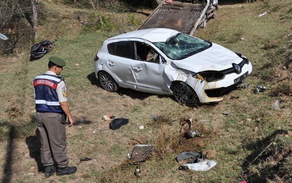 Kastamonu'da öğretmenlerin otomobili devrildi: 1 ölü, 2 yaralı