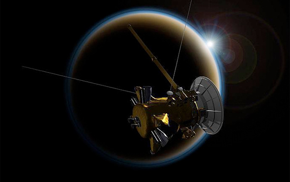 Cassini'den Titan'a 'elveda öpücüğü'