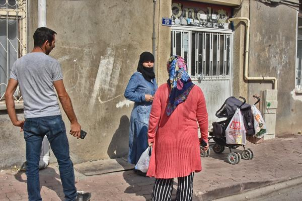 Bunu yapan annesi! Çocuk kurtulmak için sinekliği yırttı