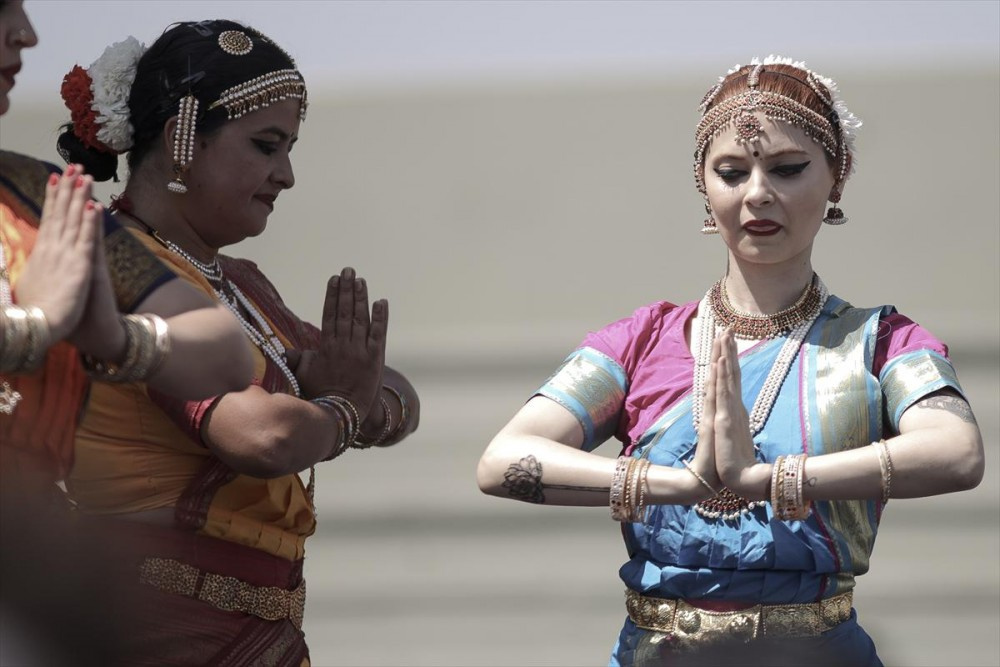 Renklerin festivali Holi Brezilya'ya taşındı