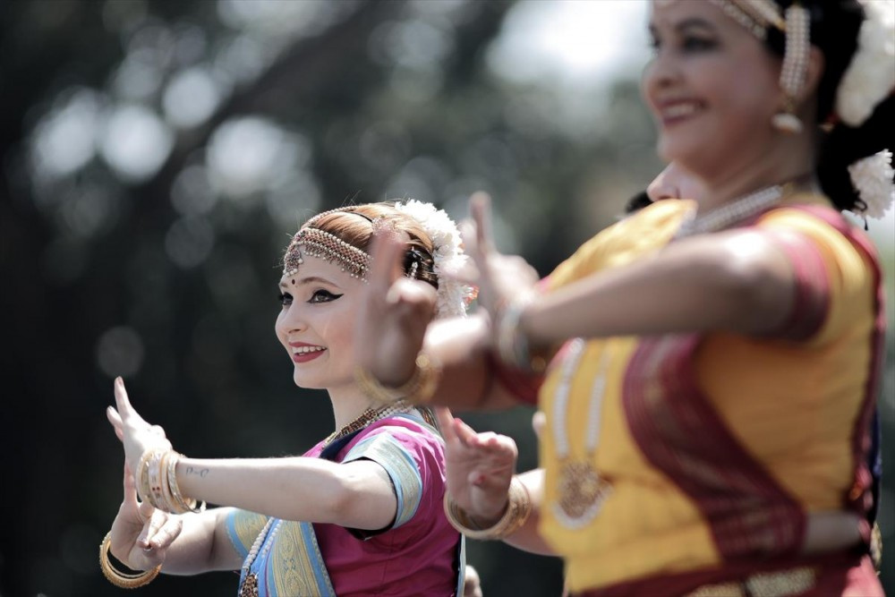 Renklerin festivali Holi Brezilya'ya taşındı