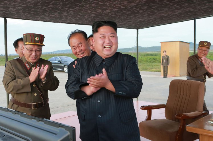 Albay kızından şok itiraf: Kim Jong-un’un seks köleleri var