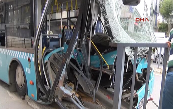 Gaziosmanpaşa'da özel halk otobüsü kaza yaptı
