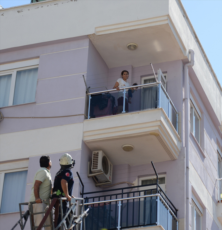 Antalya'da "Eşim gazı açtı hepimizi öldürecek" notu aileyi kurtardı