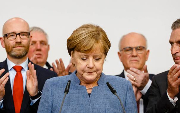 Almanya seçim sonuçları Merkel'e meçhul seçmen şoku!