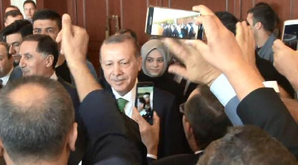 "Reis selfi çektirmek istiyorum" dedi Erdoğan bu ricayı kırmadı