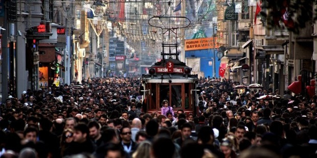 İstanbul'da kalanlar buraya akın etti en güzel plajlara bakın