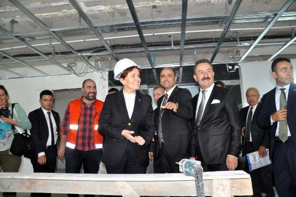 İnşaat işçisi 'bozkurt' işareti yaptı Akşener bombayı patlattı