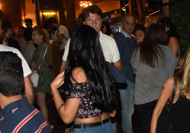 Kaya Çilingiroğlu gecelere aktı sarışın kadınla fena yakalandı