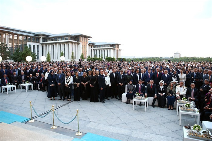 Hulusi Akar başörtü eleştirilerine ilk kez yanıt verdi!