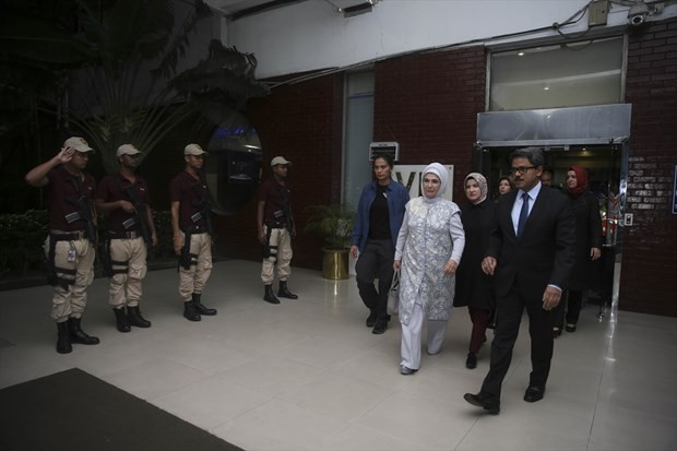 Dünya katliama sessiz kaldı, Emine Erdoğan Bangladeş'e gitti