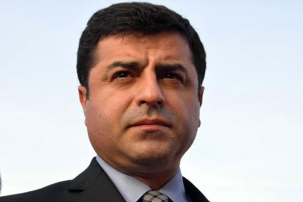 Selahattin Demirtaş'tan flaş çağrı! Bin kişiye gönderip...